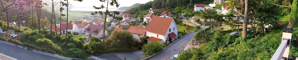 Namhae German Village Neuhaus in Korea 9/53