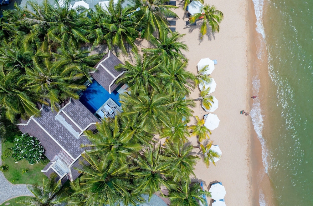 Anja Beach Resort Spa 68/70