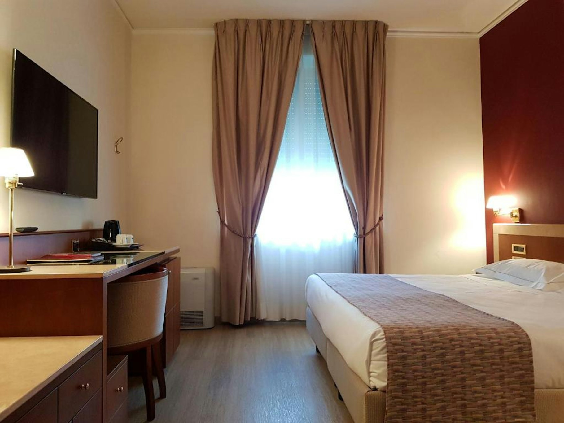 Astra Hotel 16/51