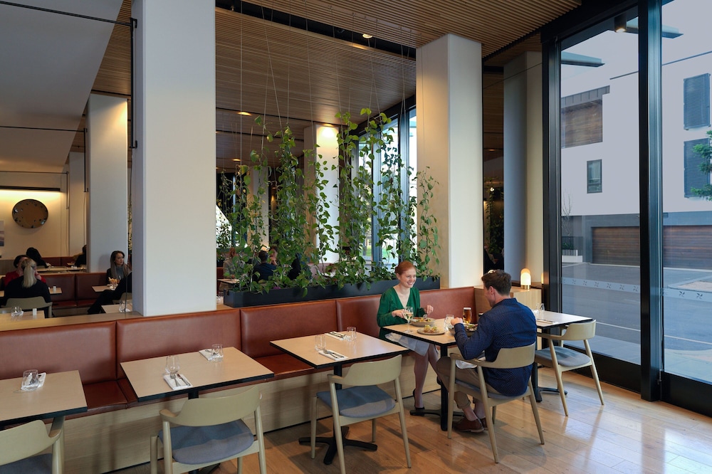 Vibe Hotel Melbourne Docklands 55/67