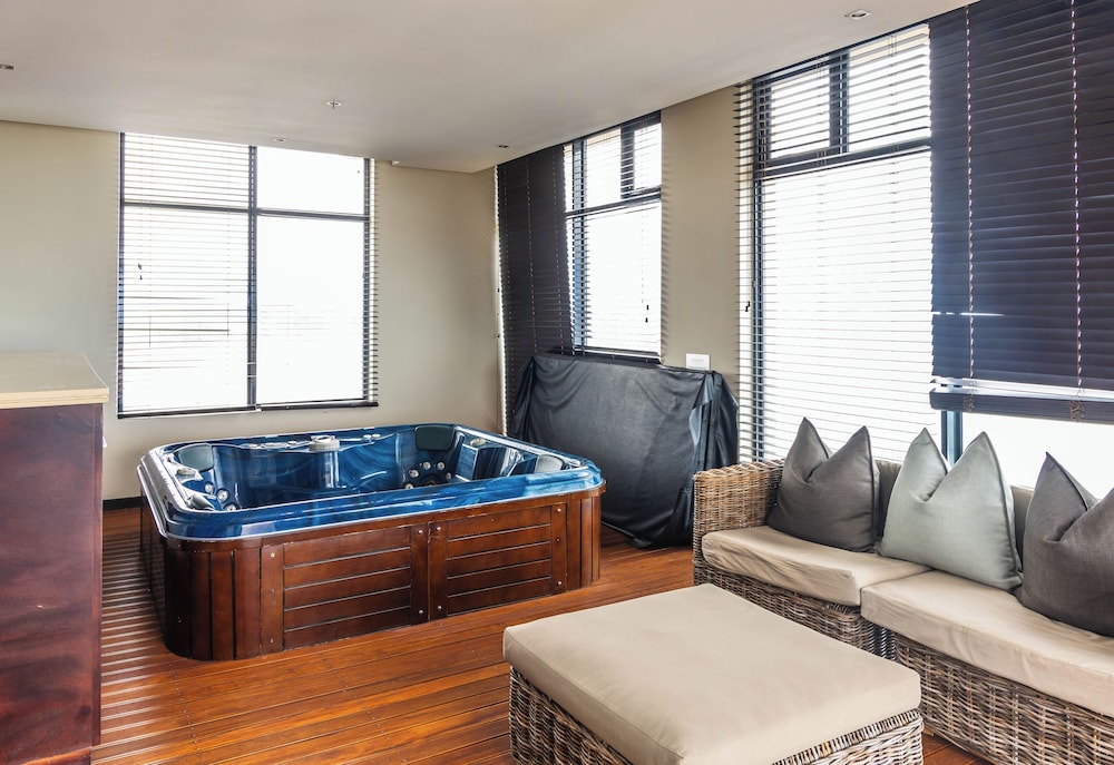 Premier Hotel East London ICC 39/75