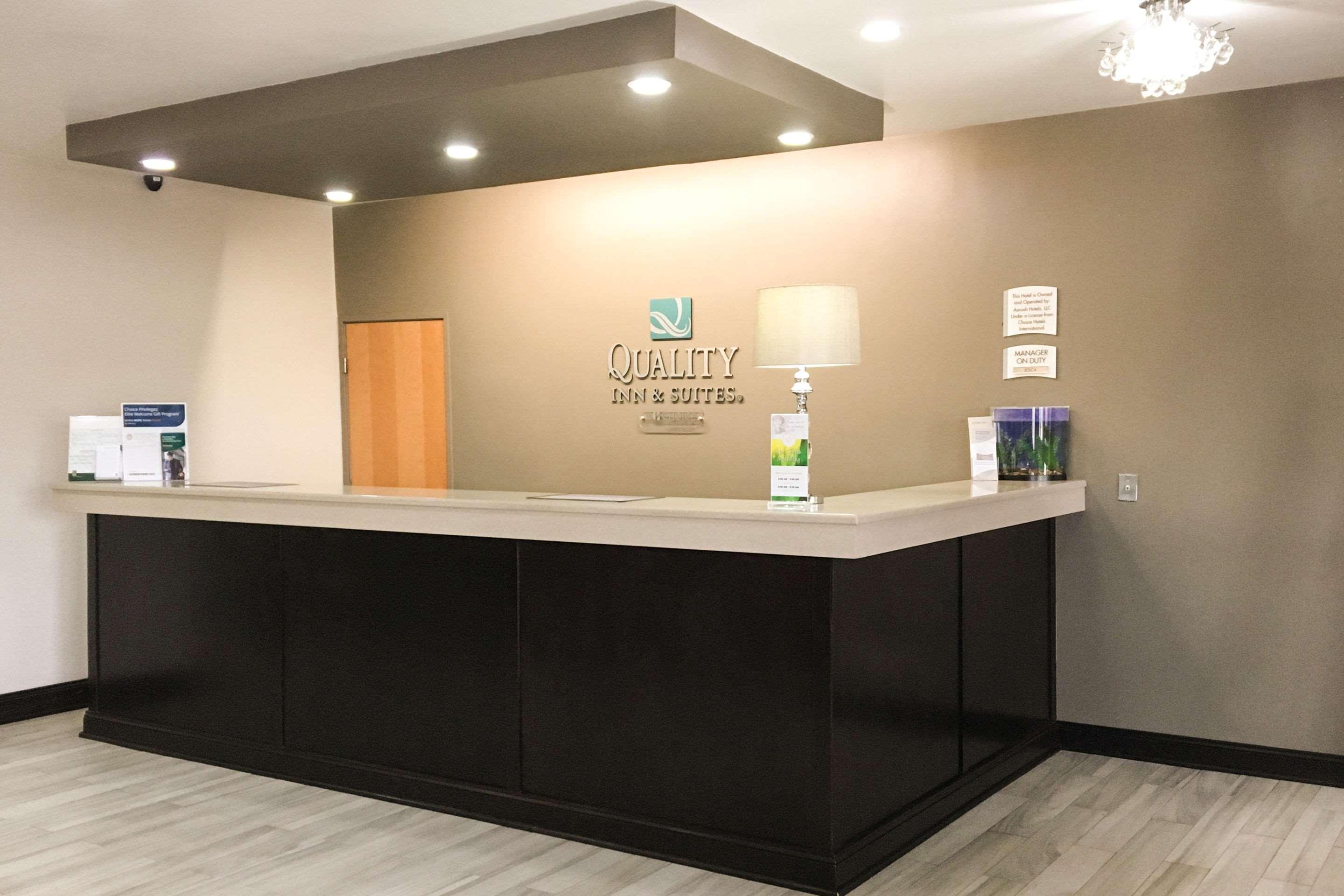 Quality Inn & Suites Lincoln near I-55 2/8