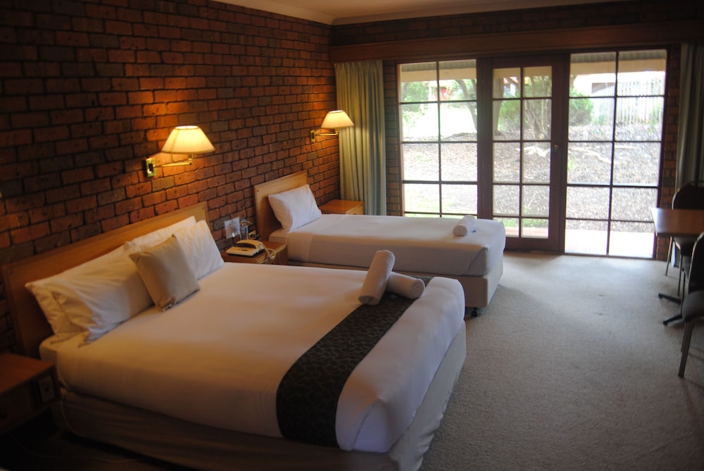 Grange Burn Motel 15/19