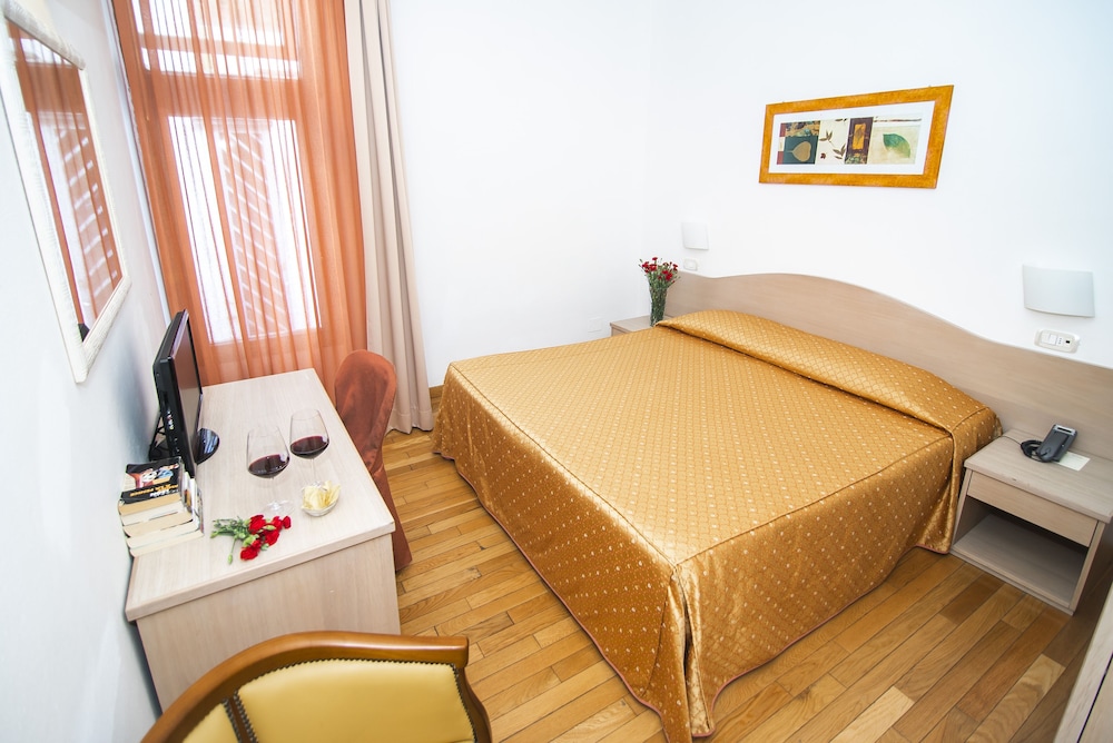 Hotel La Colonna 30/60