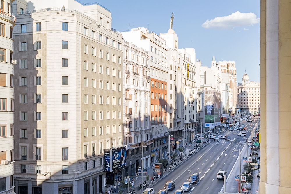 Hostal Gran Via 63 Rooms 3/28