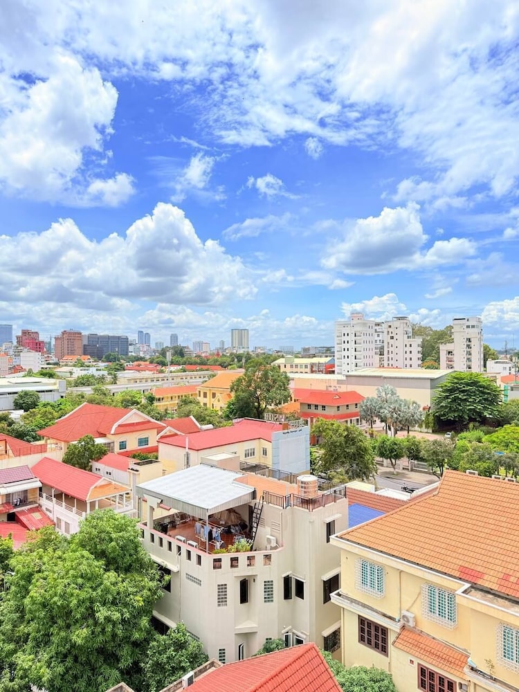 Aquarius Hotel Urban Resort Phnom Penh 65/66