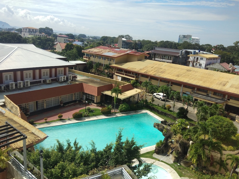 Sarabia Manor Hotel 67/73