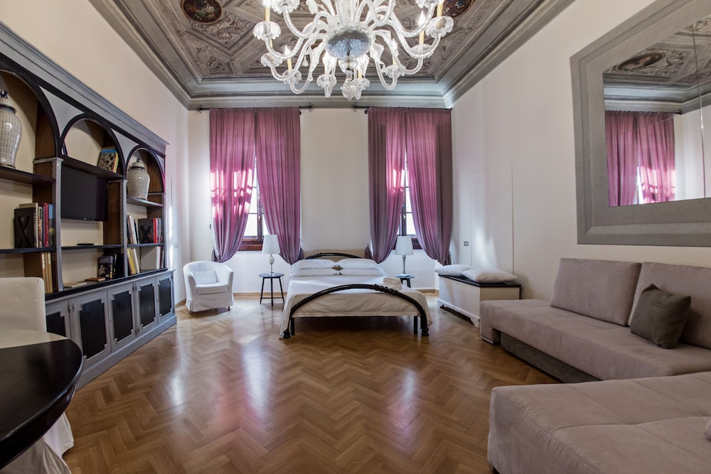 N4u Guest House 13/50