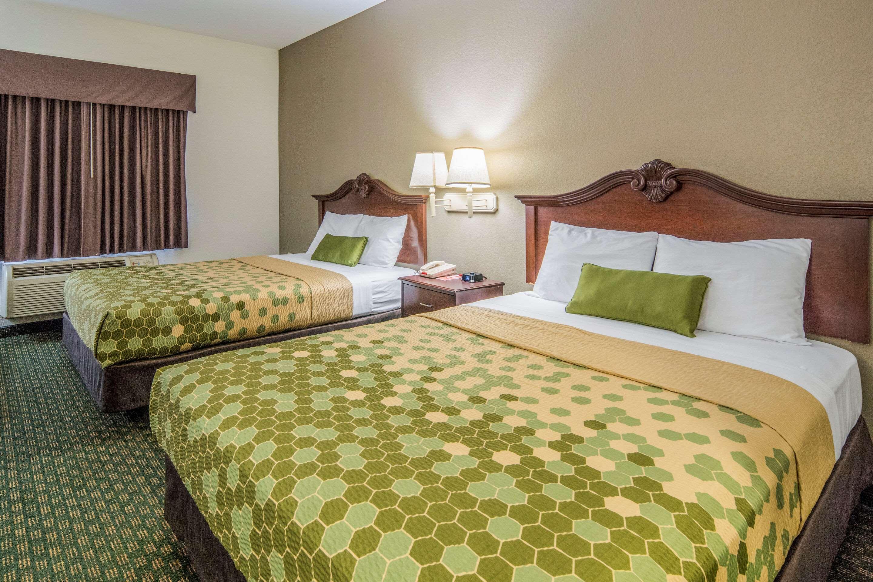 Room, 2 Queen Beds, Smoking