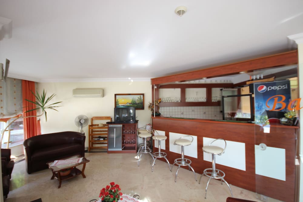 MINTA APART HOTEL 38/57