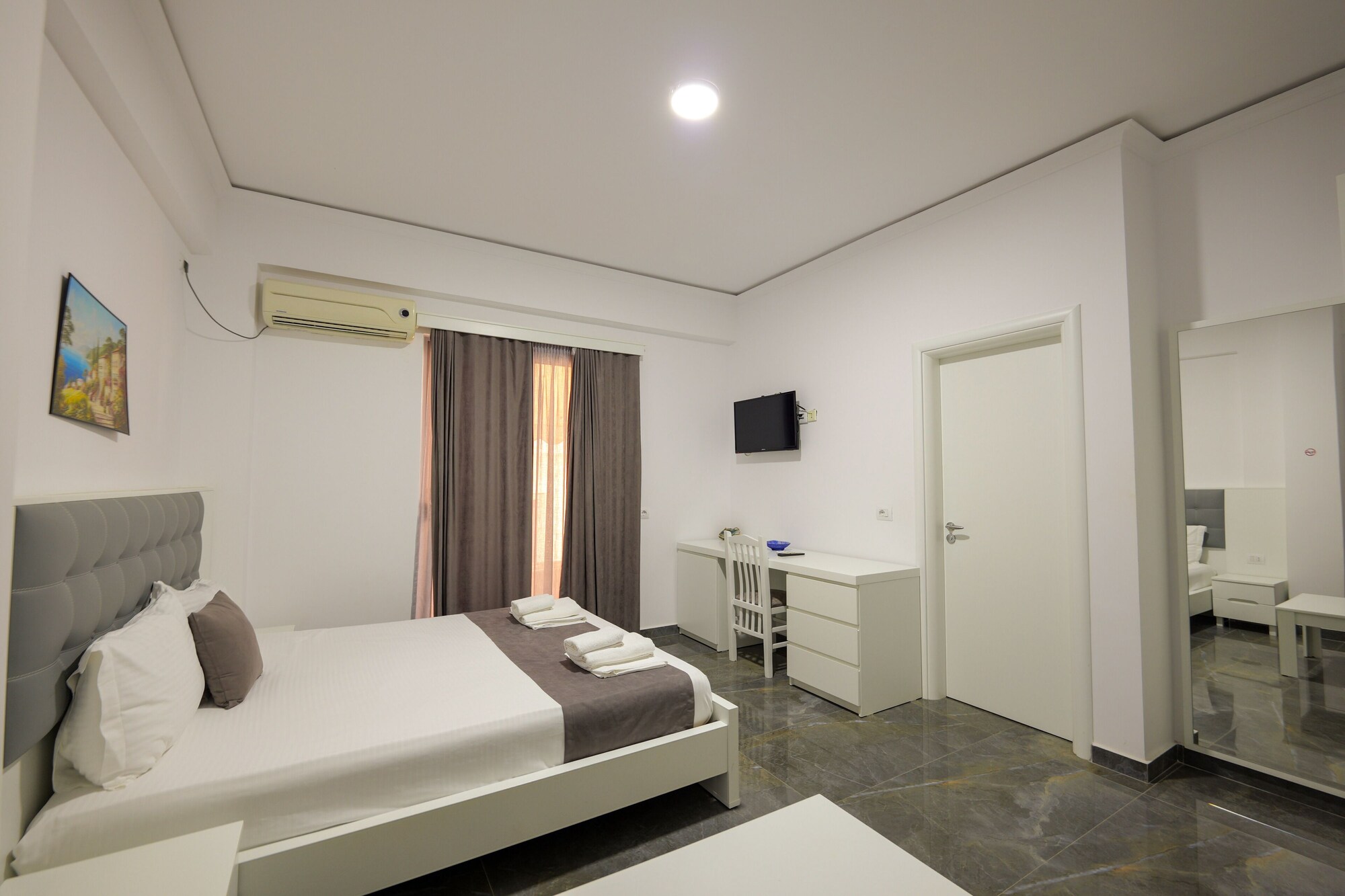 Room, Quadruple, Partial Sea View
