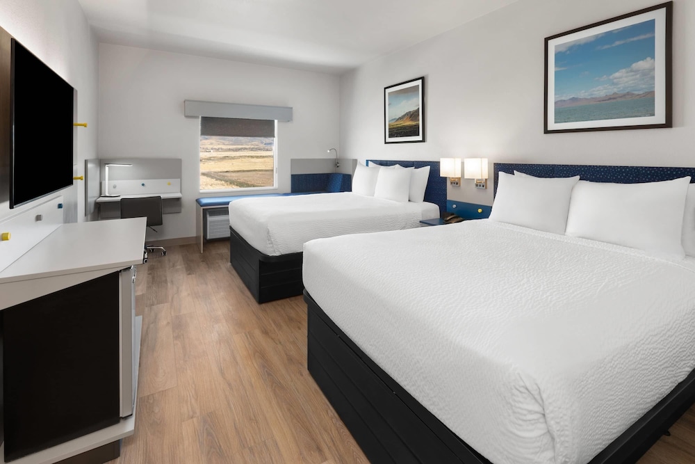 Microtel Inn & Suites by Wyndham Tooele 17/46