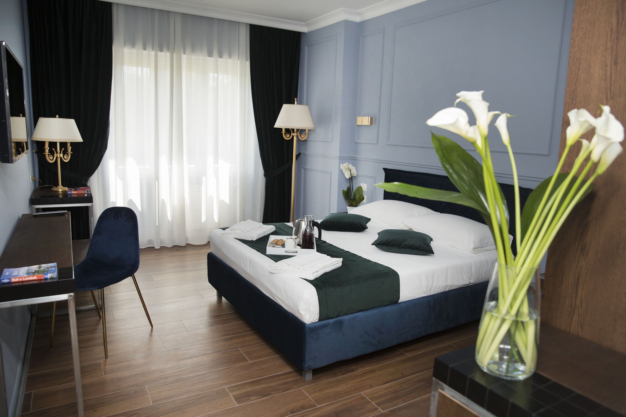 DELUXE, DOUBLE BED