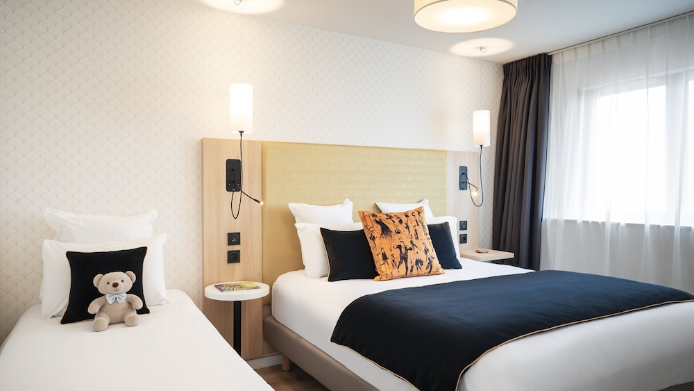 1 BEDROOM, PREMIUM, APARTMENT