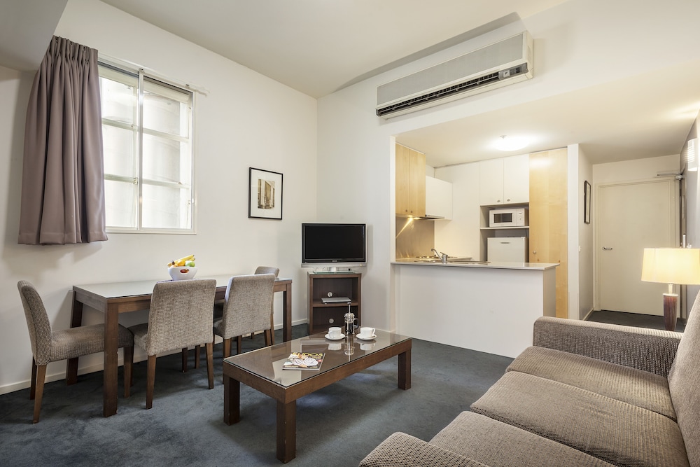 Melbourne CBD Central Apartment Hotel 27/37