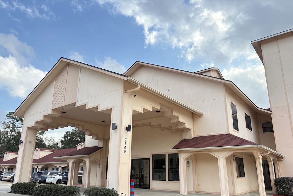 Regency Inn & Suites By Capital O Houston IAH Airport in HUMBLE - TX