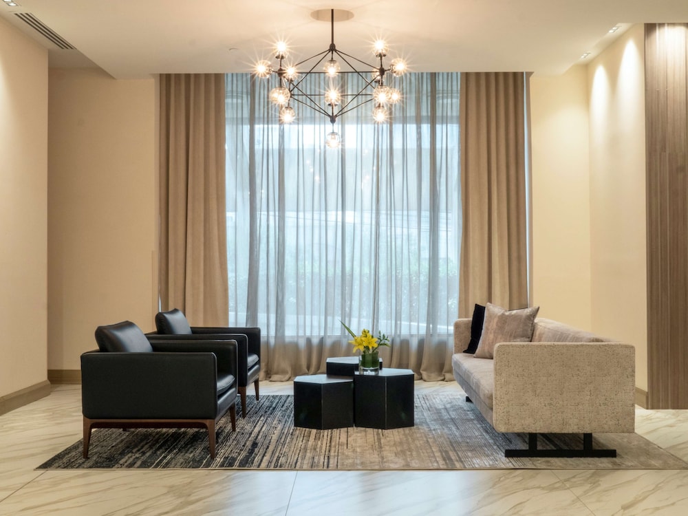 MS Milenium Monterrey Curio Collection by Hilton 53/77