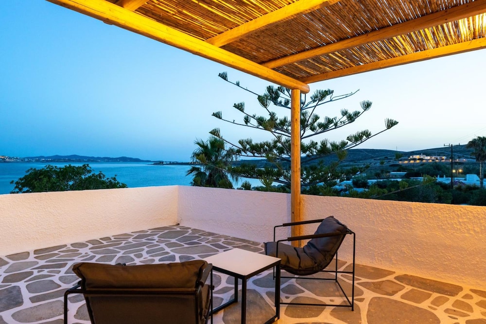 Omilos Beachfront House 39/59