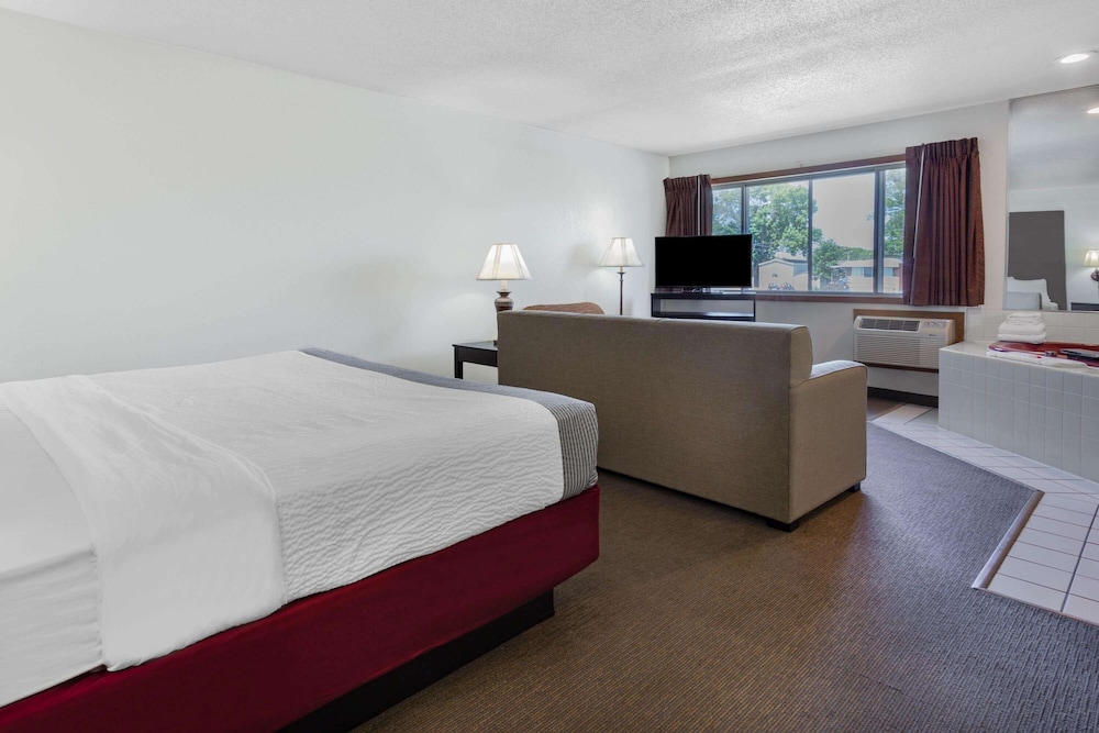 Super 8 By Wyndham La Crosse 15/45