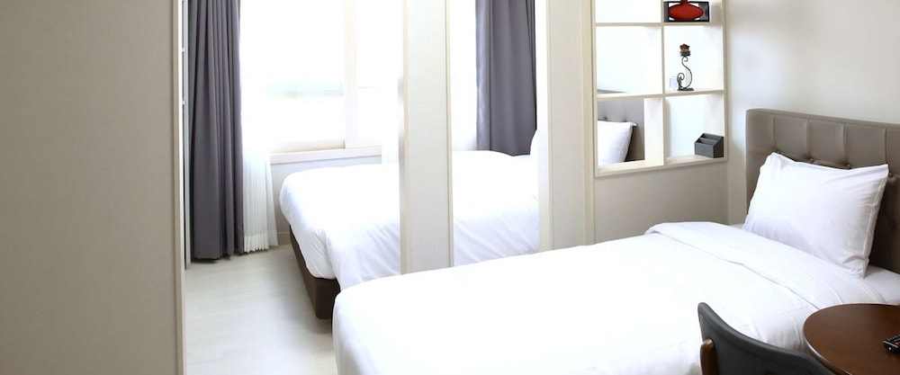 AM HOTEL 15/44
