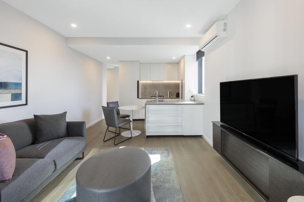 Avani Melbourne Central Residences 51/76