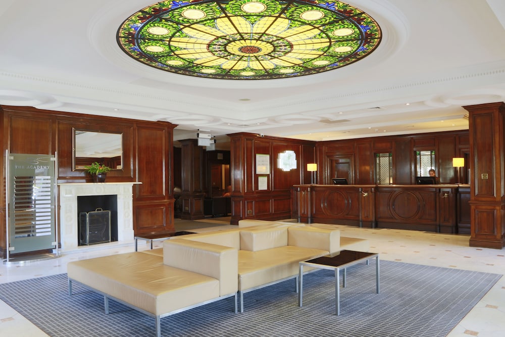 Holiday Inn Guildford 10/71