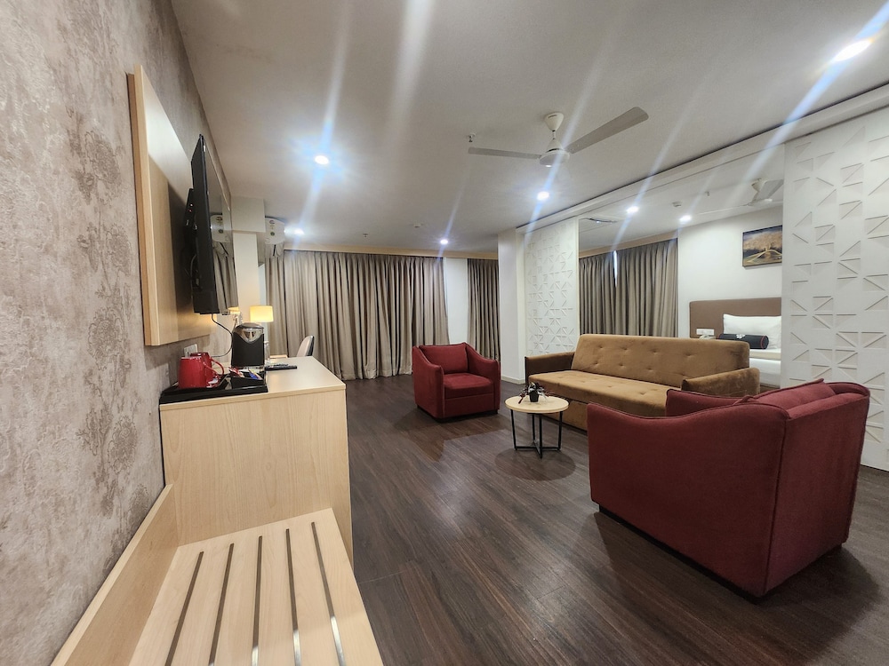 Mastiff Hotel, Ankleshwar 44/60