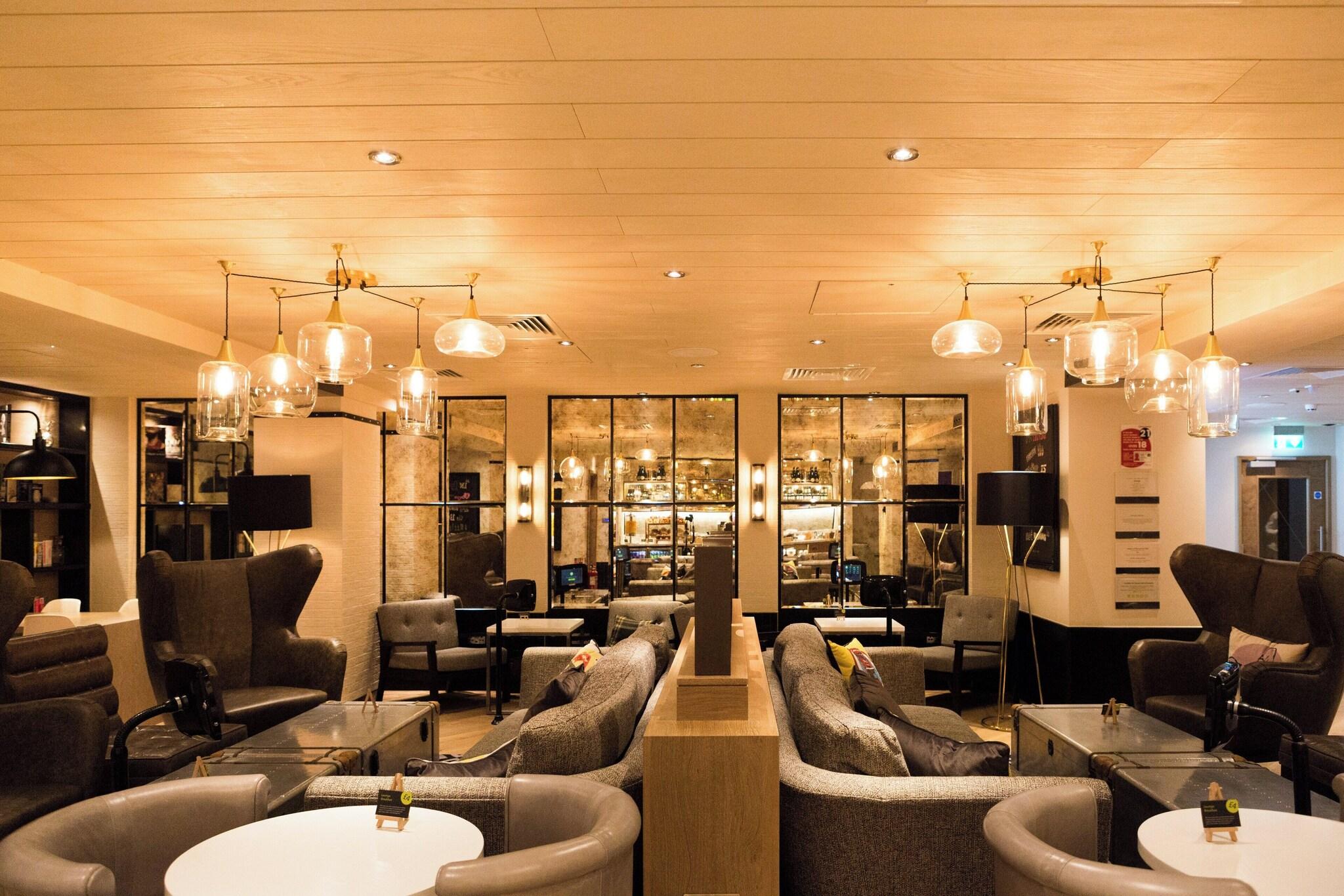 Hub by Premier Inn London Westminster, St James's Park 35/40