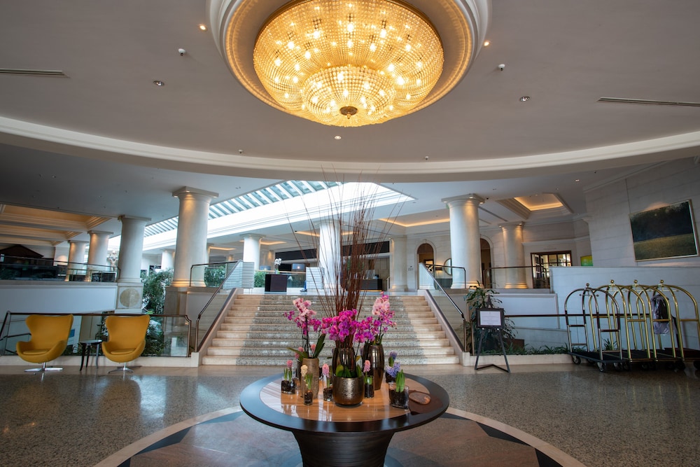 HYATT REGENCY BELGRADE 64/76