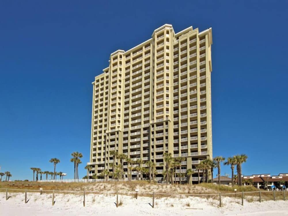 Grand Panama Beach Resort by Emerald View Resorts 5/77