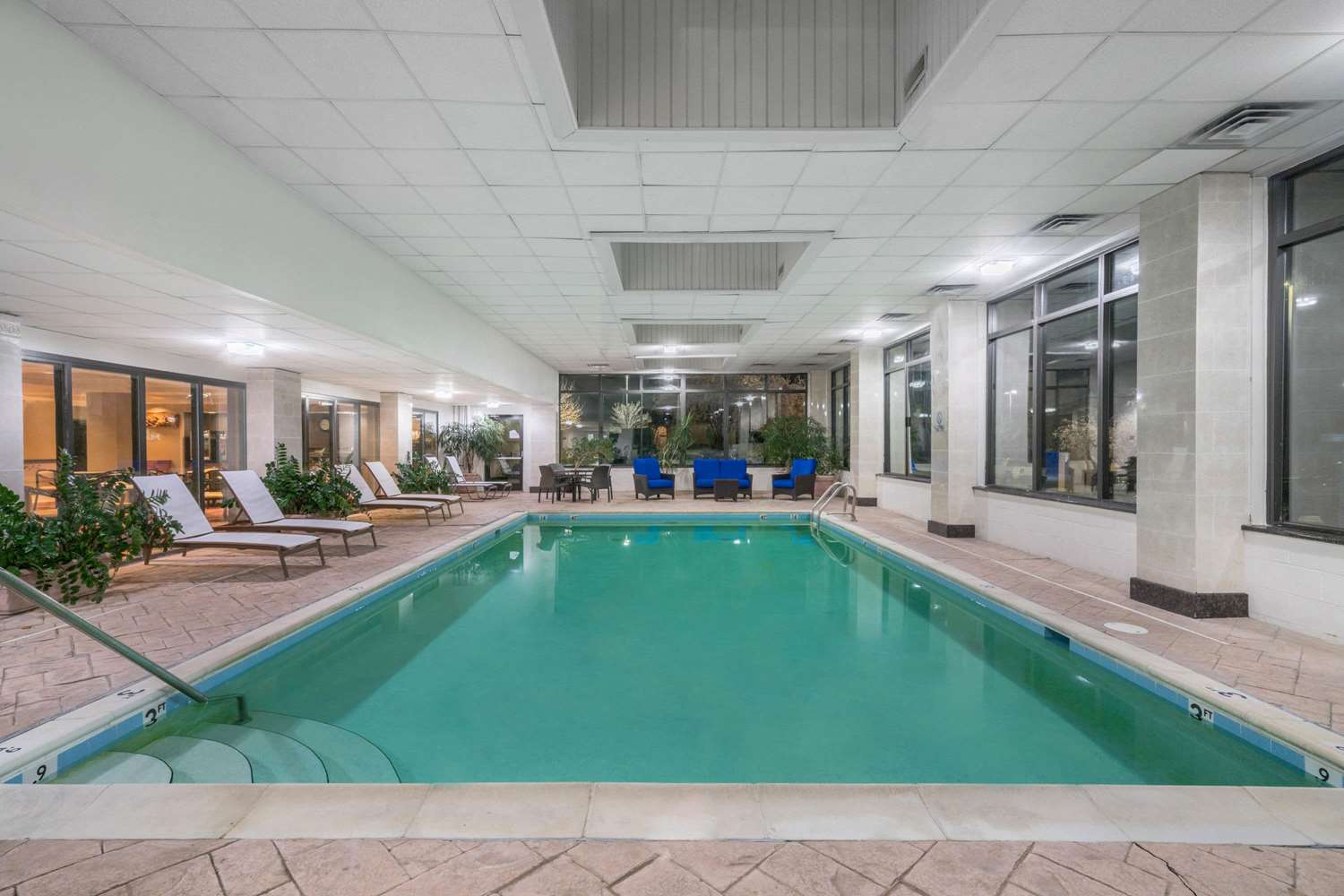 Wingate By Wyndham Lexington 9/12