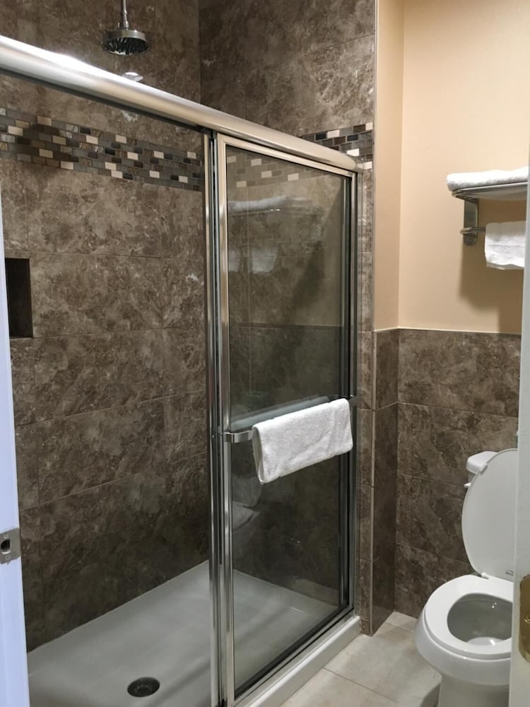 Americas Best Value Inn - Houston / Fm 529 18/28