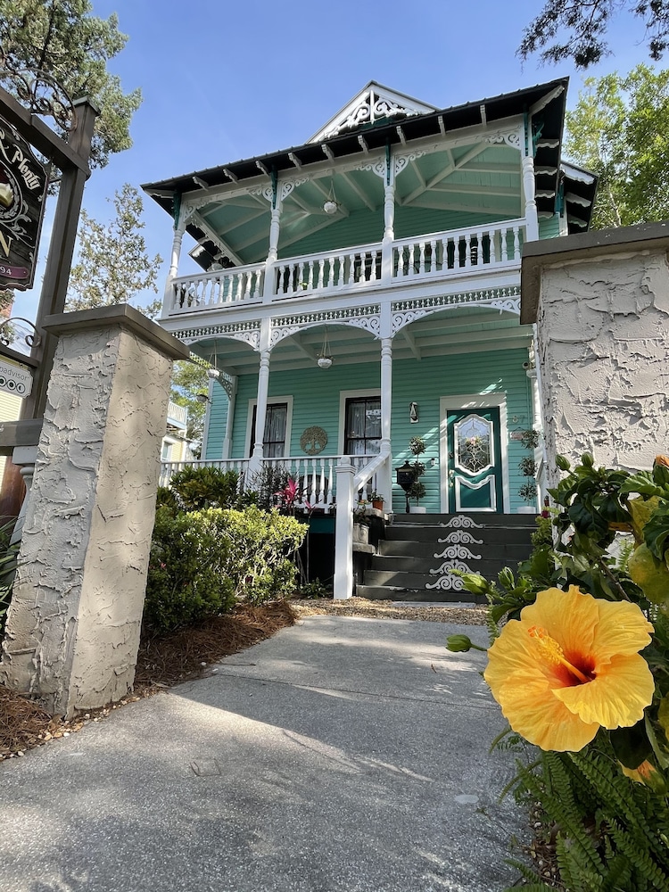 Peace and Plenty Inn B&B 7/71