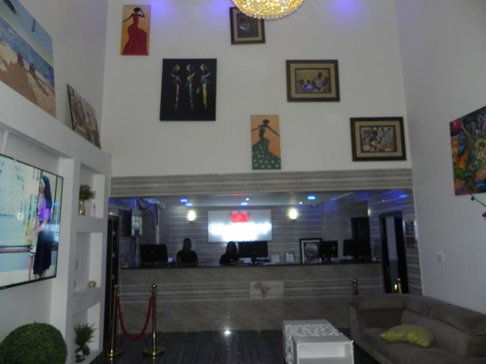 Gold Crown International Hotel 5/50