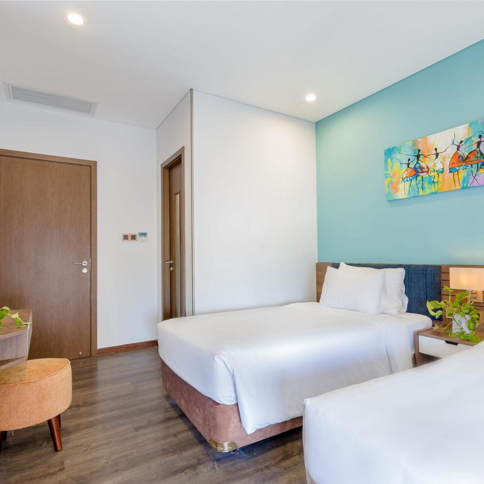 2 Bedrooms, Apartment, Partial Ocean View, Balcony