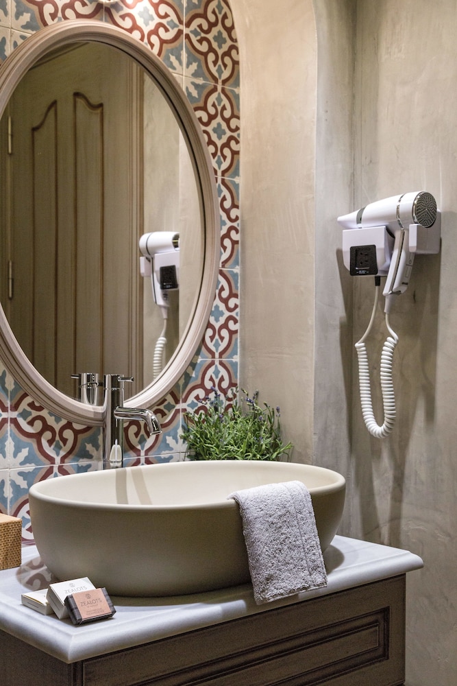 Estia Boutique Apartments 48/50