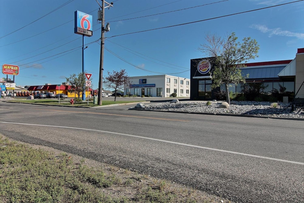 Park Inn by Radisson, Fargo West Acres 41/51