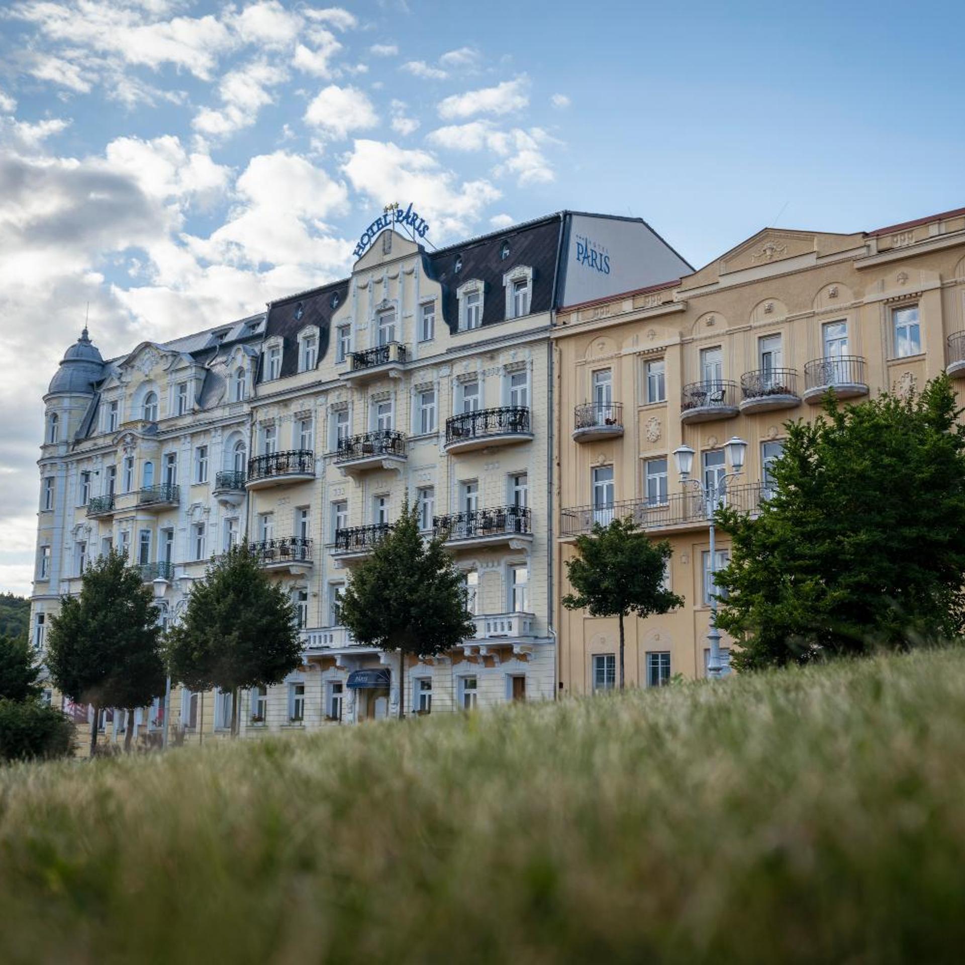 Paris Hotel 3/46