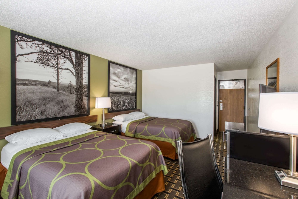 Super 8 By Wyndham Wayne 8/26