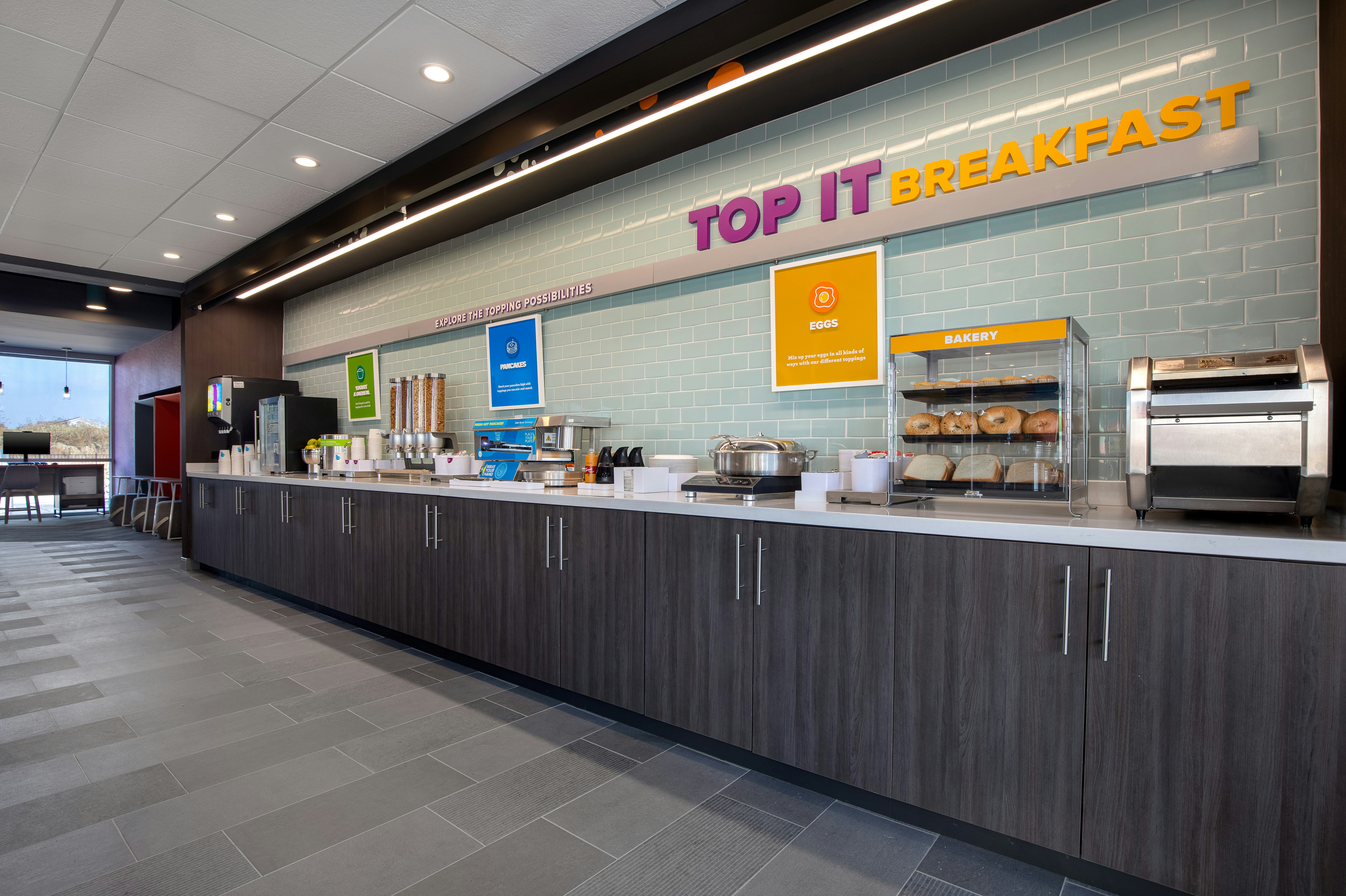 Lobby at Tru by Hilton Anderson, ANDERSON - IN