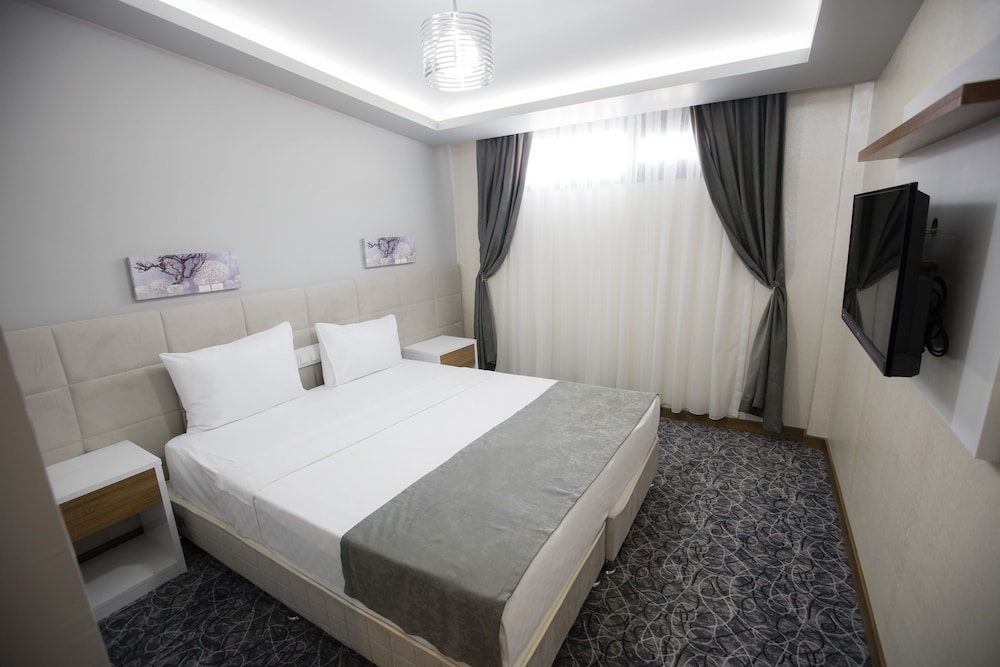 ROYAL INCI AIRPORT HOTEL 17/67