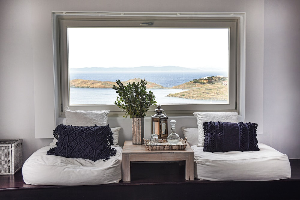 Aigis Suites 32/50
