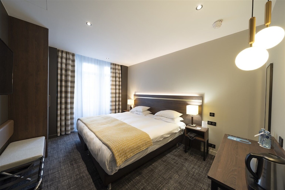 Hotel Bristol 18/50