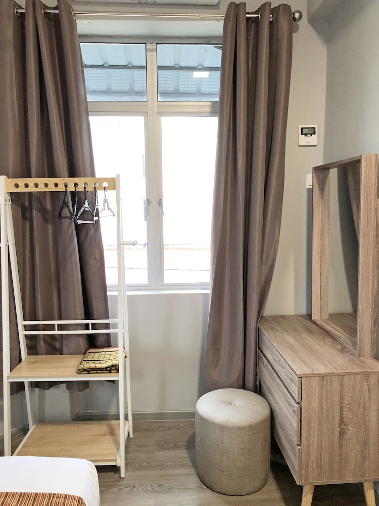 Seaview Apartment 50/50
