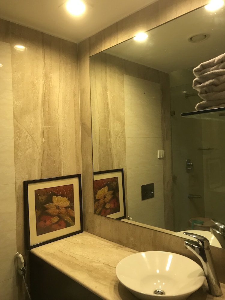 Hotel Orchid 20/26