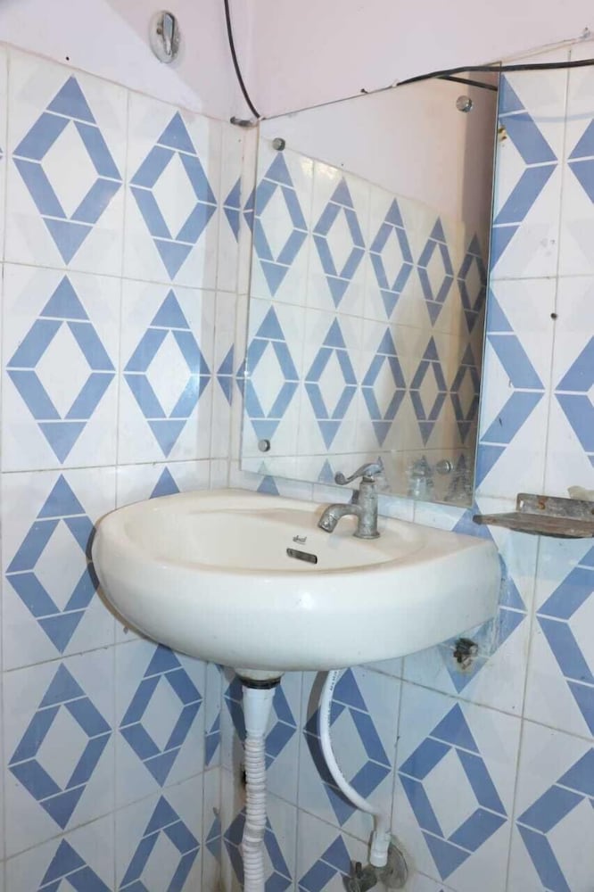 HOTEL AMBIKA PALACE 32/32
