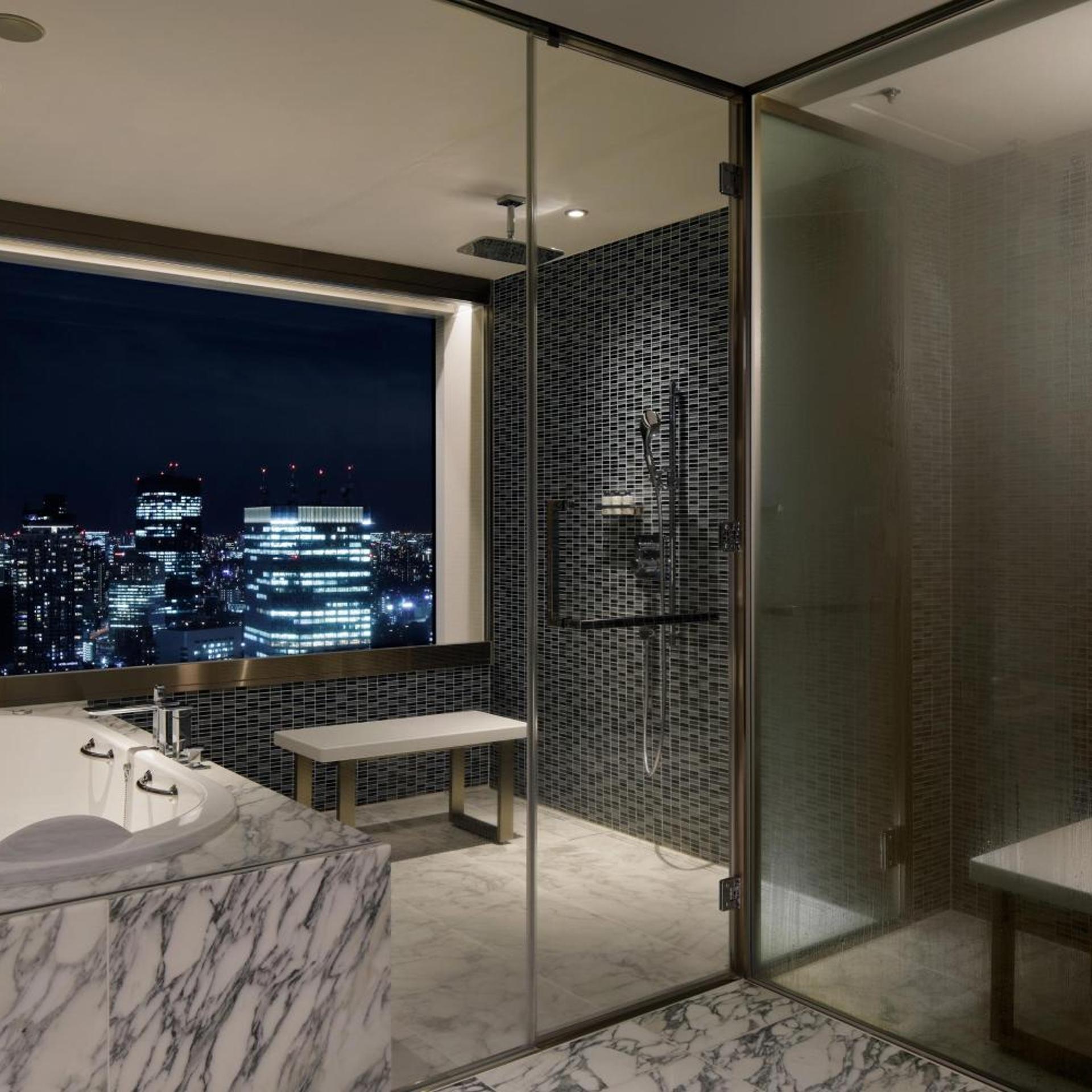 1 Bedroom, Designer, Suite, King Bed, Club Lounge Access