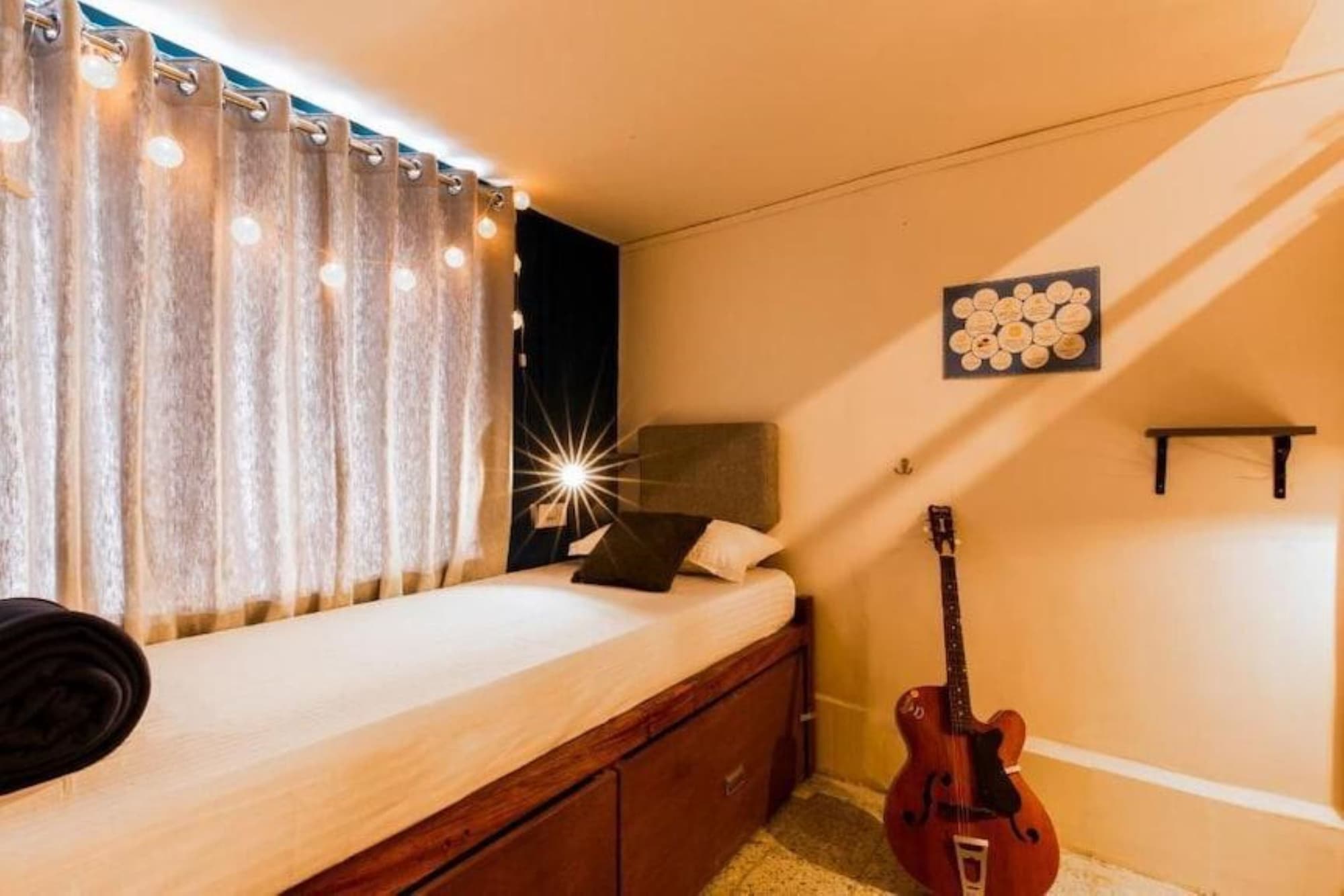 FEMALE DORM, 8 BEDS