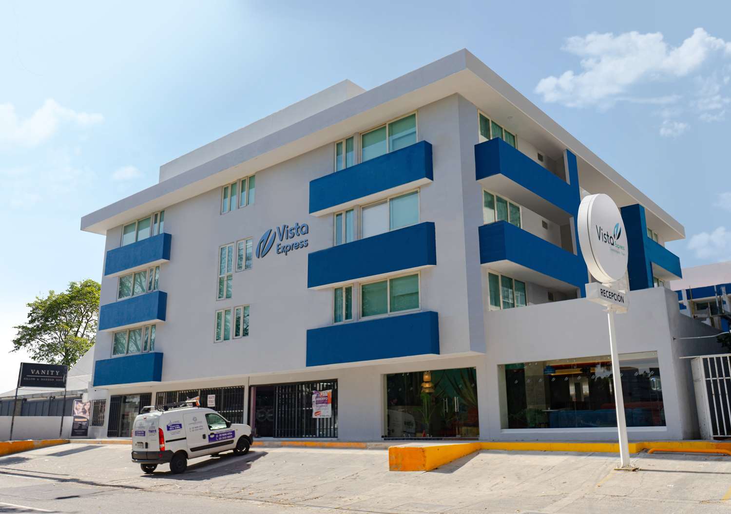 Vista Express Guadalajara Expo SureStay Collection by BW 4/35