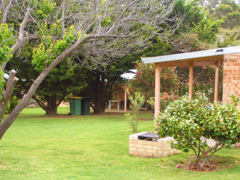 PEPPERMINT BROOK COTTAGES 19/23